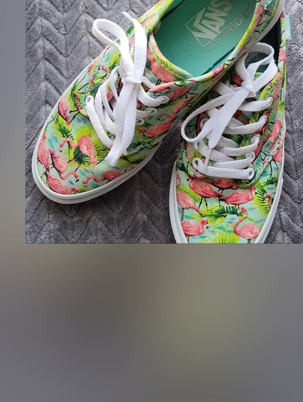 VANS Flamingo Size 8